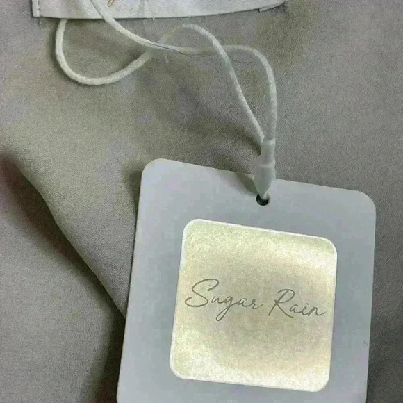 NWT Sugar Rain Deep V-Neck Front and  Back Tank Top in Cream size Large - Picture 4 of 8